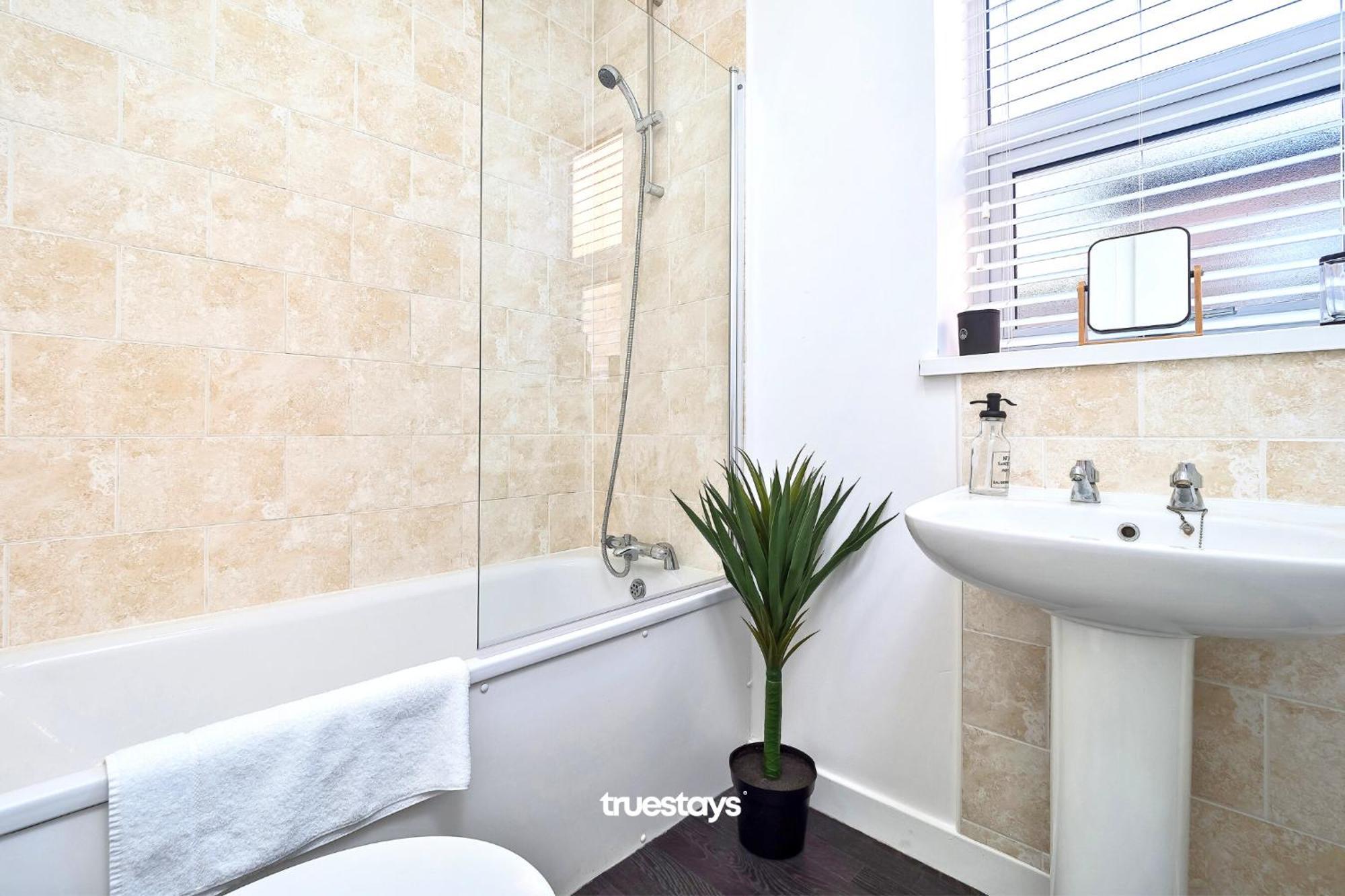 Nursery House By Truestays - 3 Bedroom House In Stoke-On-Trent Екстер'єр фото